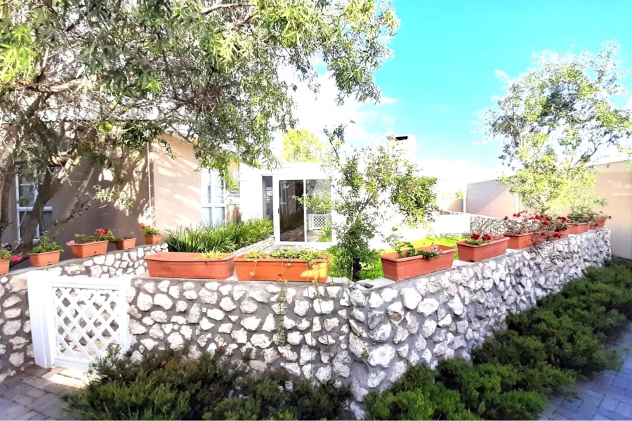 To Let 1 Bedroom Property for Rent in Country Club Western Cape